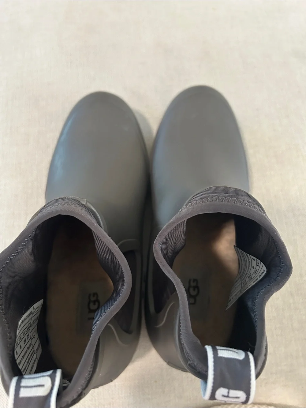 UGG Women's Chevonne Ankle Boot, Grey, size 8, Like New